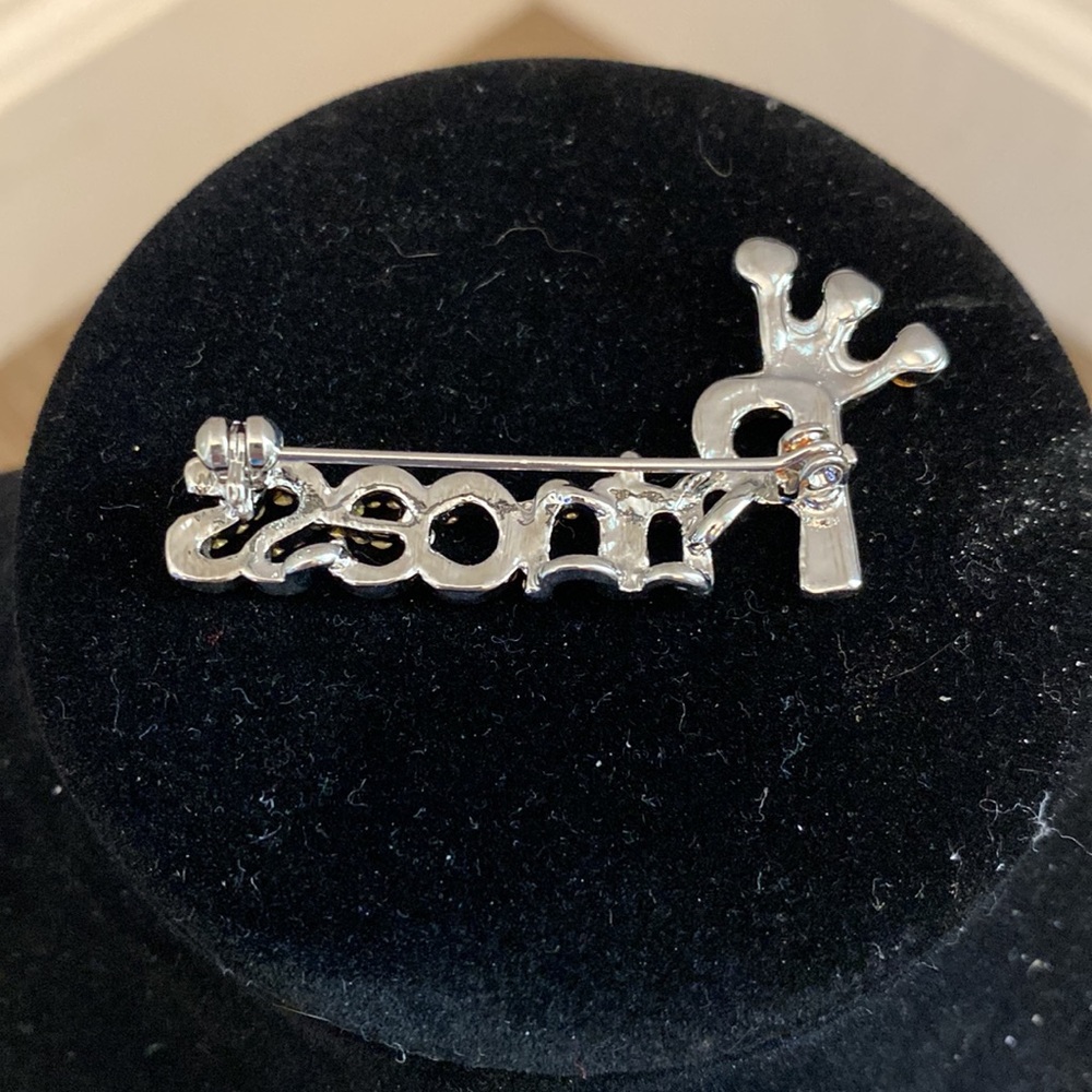 Pink Rhinestone Princess Pin - Picture 2 of 2